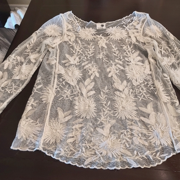 everleigh Tops - Clean Lace Top by Everleigh: Size L